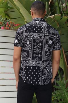 Mens Miami Outfits, Mens Shirts Fashion, Miami Outfits, Paisley Shorts, Button Down Shirt Mens, Men's Button Down Shirt, Mens Casual Dress