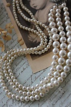 Vintage Pearls Aesthetic, Pearls Aesthetic, Tessa And Scott, Royalty Aesthetic, Pearl And Lace, Classy Aesthetic, Literature Art, Graphic Design Software