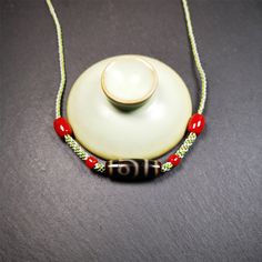 ❤This necklace was hand-woven by Tibetans from Baiyu County, the main bead is a 2 eyed dzi bead, paired with small agate beads,about 30 years old.It can be worn not only as a fashionable accessory but also holds cultural and religious significance.The length of the necklace can be adjusted, the maximum circumference is about 60cm.Dzi beads are precious jewelry from Tibetan culture which are believed to possess the power of bringing good fortune to the owners.You'll get 1pc necklace as pictures s Tibetan Culture, 30 Years Old, Precious Jewelry, Agate Beads, Bead Necklace, 30 Years, Handmade Necklaces, Hand Woven, Jewelry Box