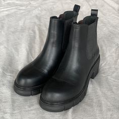 Nwot Never Worn Out - Just Tried On Perfect Versatile Booties Originally Bought From Zara Open To Offers! Lug Sole Boots, Zara Shoes, Lug Sole, Zara Black, Shoes Black, Black Shoes, Bootie Boots, Ankle Boots, Size 7