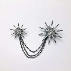 Starburst snowflake double art deco brooch. They are SUPER shiny! It will definitely make everyone jealous. Not intended for children ages 13 and under. Also, for many items we can accommodate large orders, so please send us a message. Great Gatsby Jewelry, Snowflake Art, Gatsby Jewelry, Snowflakes Art, Star Snowflake, Art Deco Brooch, Deco Vintage, Pretty Bags, Great Gatsby