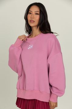 Crew Neckline Drop Shoulder Embroidered Logo Long Sleeve Tops With Embroidered Logo For Loungewear, Relaxed Fit Embroidered Tops For Loungewear, Relaxed Fit Crew Top With Embroidered Logo, Relaxed Fit Top With Embroidered Logo, Relaxed Fit Top With Embroidered Logo For Loungewear, Oversized Long Sleeve Tops With Embroidered Logo, Embroidered Oversized Tops For Loungewear, Oversized Embroidered Tops For Loungewear, Oversized Embroidered Sweatshirt For Loungewear