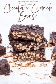 a stack of chocolate crunch bars with Pinterest pin text. Coco Crunch, Chocolate Crunch Bars, Vegan Copycat, Make Your Own Candy, Easy Bars, Vegan Candy, Bar At Home, Baked Breads, Crunch Bars