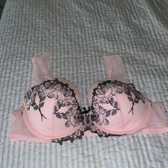 Brand New! Elegant Victoria's Secret Spring Bra, Spring Underwire Bra For Night Out, Spring Night Out Underwire Bra, Victoria's Secret Party Bra With Removable Pads, Feminine Party Bra, Feminine Padded Bra For Party, Feminine Party Bra With Padded Cups, Feminine Push-up Party Bra, Feminine Underwire Bra For Night Out