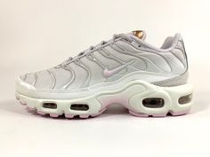 White Nike Tns, Tns Nike Women, Nike Women Shoes, Sneakers For Women, Nike Air Max Pink, Nike Tn, Nike Sneakers Women, Pink Nikes, Pretty Shoes Sneakers