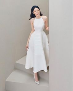 Business Tycoon, Civil Wedding Dresses, Grad Dresses, 30 Years Old, Looks Chic, Wedding Dresses Simple, The Princess, Classy Dress, Elegant Outfit