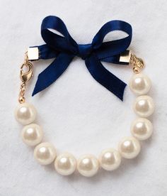 Classy Girls Wear Pearls Elegant Adjustable Bracelet With Bow, Elegant Adjustable Bracelets With Bow Detail, Elegant Adjustable Bracelet With Bow Detail, Classic Adjustable Pearl Bracelet For Party, Pear Bracelet, Classy Girls Wear Pearls, Motifs Perler, Wear Pearls, Classy Girl