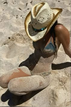 beach attire with straw cowgirl cowboy hat with beads and swimsuit Cowgirl Hat Beach, Black Straw Cowboy Hat Outfit, Country Cowboy Aesthetic, Beaded Straw Hat, Cowboy Straw Hat, Hats Cowgirl, Cowgirl Beach, Cowboy Hat Beach, Country Beach Aesthetic