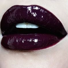 Dark Purple Lipstick, Yennefer Of Vengerberg, Purple Lipstick, Goth Makeup