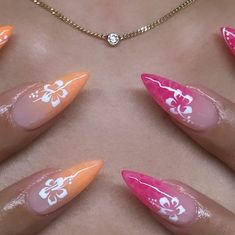 Tropical Flowers Nails, Summer Nails Hawaiian Flowers, Hawaii Acrylic Nails, Simple Almond Nails Summer, Hawaii Flower Nails, Summer Nails Tropical, Hawaiian Flower Nails Acrylic, Hawaiian Nail Art, Hibiscus Nail Art