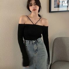 Sexy Knit Top Off Shoulder Comfortable With Stretch Chic Winter Crop Top For Club, Edgy Winter Crop Top, Casual Club Tops For Winter, Casual Winter Club Tops, Casual Winter Tops For Club, Black Off-shoulder Sweater For Spring, Black Stretch Off-shoulder Sweater, Black Fitted Off-shoulder Sweater, Fitted Black Off-shoulder Sweater