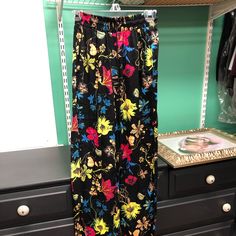 Never Worn Vibrate Flowered Wide Legged Pants Black Wide-leg Pants With Letter Print, High-waisted Floral Print Lounge Pants, Multicolor Floral Print High-waisted Wide Leg Pants, Brown Linen Pants, Wide-leg Floral Print Lounge Pants, Striped & Floral Print Flare Leg Pants, H&m Women, Green Cargo Pants, Satin Trousers