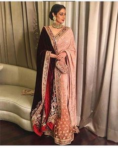 भारतीय दुल्हन संबंधी, डिजाइनर कपड़े, Sabyasachi Sarees, Winter Wedding Outfits, Indian Fashion Trends, Fashion Things, Indian Saree Blouses Designs