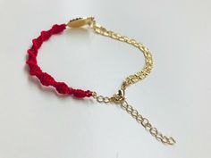 "Virgen de Guadalupe plated gold full body bracelet. Red string torsal woven #6// Pulsera con medalla de la Virgen de Guadalupe de cuerpo completo, doble cadena de oro laminado con una extension de hilo #6 reforzado color Rojo tejida a mano en un estilo torsal. Minimum length 6.75¨ inches to 9¨inches //Medida de la pulsera con un cierre minimo de 6.75\" pulgadas y expandible hasta 9\" pulgadas con doble cadena Perfect for a gift // Ideal para un regalo o para uso personal." Body Bracelet, Mexican Gold Bracelets Baby, Virgencita Bracelet, Guadalupe Bracelet, 14k Gold Our Lady Of Guadalupe Necklace, Multicolor Our Lady Of Guadalupe Jewelry Gift, Red String, Woven Bracelet, Rosary Necklace