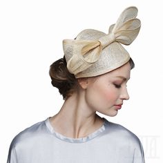 EASY TO WEAR, FLAUNT ANY HAIRSTYLE YOU LIKE Gold Fascinator Hat Wedding Tea Party Cocktail Headwear Fascinator hats are highly detailed accessories that accentuate your outfits with a subtle charm and elegance. It resembles a hat but is much smaller and unpretentious. Add it to any outfit and see the difference it brings to the entire ensemble. Fascinator hats for women are one of the most popular dressing accessories today. You can wear this fascinator with loose ends, it's easy. Pull out the e Gold Short Brim Fascinator For Summer, Gold Short Brim Summer Fascinator, Adjustable Summer Ceremony Headpieces, Fitted Gold Summer Hat, Summer Formal Costume Headband, Beige Fitted Mini Hat With Short Brim, Gold Costume Hats And Headpieces For Spring Wedding, Gold Summer Fascinator Hat, Gold Costume Hats For Spring Wedding