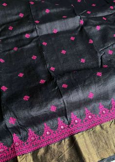 Kutch Work Saree, Saree Black, Tussar Saree, Coordinates Outfits, Tussar Silk Sarees, Saree Embroidery Design, New Blouse Designs