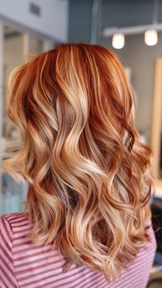 Looking to spice up your red locks with a touch of sunshine? Red hair with blonde highlights is the perfect combination to add dimension, depth, and a playful twist to your fiery mane. This versatile Ginger Blonde Hair