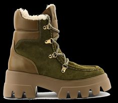 Gucci Boots, Oufits Casual, Uggs Outfit, Travel Shoes, Green Shoes, Boots Fall, Timberland Boots