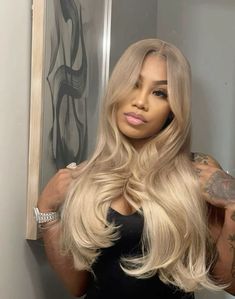 Kash Doll Halloween, Curled Middle Part Wig, Classy Blue Hair, Wand Curls On Blonde Wig, Birthday Outfits Inspo Black Women, Black Outfit Blonde Hair, Black Woman Wig Hairstyles, Lace Wig Colors, Blonde Curtain Bangs Black Women