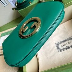 Coming from the House's archives, a round shaped version of the Interlocking G logo is reintroduced for Gucci Love Parade. Crafted from emerald green leather, this shoulder bag is completed by a delicate chain strap, infusing this accessory with a refined feel. Gold-toned hardware Round Interlocking G Leather shoulder strap with 15.4" drop Magnetic closure Small: 11"W x 6.3"H x 1.6"D Made in Italy Delivery 5-8 or 10-15 working days Please note that during high season and Sale period, delivery times may be affected We accept payment with a Credit card, Debit card, or PayPal.Note: Our Items are totally New High quality Brand Inspired Refurbished. Please make sure you are well aware of it before buying any of the Item. T&C's Apply in case of refunds.Please send us message on below chat to con Love Parade, G Logo, Brand Bags, Branded Handbags, Casual Backpack, Green Leather, Chain Strap, Brunei, Gucci Bag