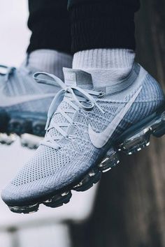 Price: £134.99 Condition: Brand New 10/10 Size: UK 10 US 11 EU 45 The detail in the finishing and threading is absolute artwork. #kicksdaily #nike #kotd #nikesneakers #sneakers Sneaker Photography, Shoe Photography, Vapormax Nike, Nike Air Vapormax Flyknit 3, Nike Vapor Max, Nike Air Max Mens, Photo Concept, Vapor Max, Nike Air Vapormax Flyknit