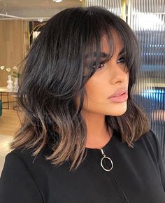 Dark Bob with Bangs and Frosted Ends Dark Hair Bobs, Curly Lob Haircut, Long Lob Haircut, Lob Haircut Layered, Cute Bob Hairstyles, Brunette Bob, Short Dark Hair, Long Brunette, Lob Haircut