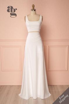 Mariée ♥ Bride Maxi Skirt Set, Short Wedding Dresses, Elegant Gowns, Long Dress Design, Top And Skirt Set, Boutique 1861, Dress Tops, Brides Wedding Dress, Fancy Dress Design