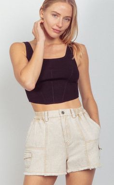 The Cloud Cargo Short in beige are chic and casual high-waisted shorts. The neutral color palette is a versatile choice, offering a refreshing take on a summer staple. They're designed with a raw hemline to add a bit of edge to your ensemble, and the... 90s Fashion Models, Denim Cargo Shorts, Simple Tank Tops, Neutral Color Palette, Denim Cargo, Cargo Short, Swim Fashion, Summer Staples, Casual Summer Outfit