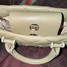 Steve Madden Purse. Nwot.. Beautiful Light Olive Green Color Elegant Shoulder Belt Bag For Shopping, Elegant Belt Bag With Removable Pouch For Shopping, Designer Beige Satchel With Zipper Closure, Designer Beige Bags With Zipper Closure, Designer Beige Shoulder Bag With Zipper Closure, Designer Beige Shoulder Bag With Zipper, Elegant Crossbody Belt Bag With Zipper Closure, Elegant Crossbody Belt Bag With Zipper, Elegant Rectangular Belt Bag With Zipper Closure