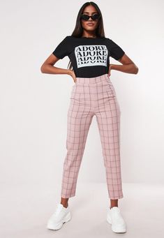 Pink Plaid Pants, Job Interview Dress, Job Interview Attire, Striped Dress Outfit, Plaid Pants Outfit, Unique Outfit Ideas, Interview Dress, Ladies Pants, Pink Trousers