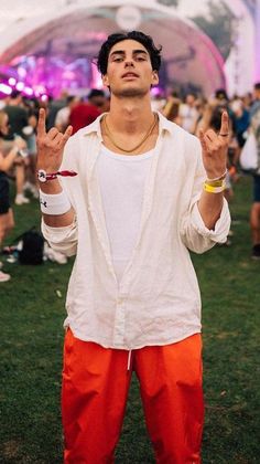 Wireless Festival Outfits, Guy Rave Outfits, Outfits Lollapalooza, Cargo Pant Outfits, Jacob Rtt, Coachella Outfit Men, Tomorrowland Outfit, Coachella Fits, Rave Outfits Men