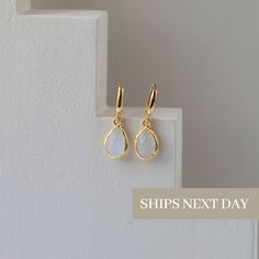 M O O N S  T O N E  -  E A R R I N G S Elegant 18K gold filled earrings with sparkling moonstones are the perfect complement to an elegant outfit. * Material: High Quality Solid 925 Sterling Silver * Plating: SOLID 925 STERLING SILVER, 18K Gold Vermeil  * Gemstone - G E M S T O N E    O P T I O N S - *January- GARNET *February- Amethyst *March - Aquamarine *April - QUARTZ *May- Emerald *June - MOONSTONE *July - RUBY *August- SYNTHETIC PERIDOT  *September - Sapphire *October - ROSE QUARTZ *Novemb Art And Crafts, Tiny Earrings, Crafts Jewelry, Moonstone Earrings, Gold Filled Earrings, Earrings Minimalist, Jewelry Gemstone, Quartz Rose, Moon Stone