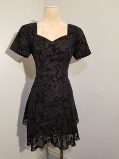 ++ VINTAGE NITE KRAZE DRESS  ++ Beautiful black and floral print dress Velvet and glitter Fully lined but see through on the bottom layer Shoulder pads Back zipper and hook and eye closure Size 9/10 In wonderful, gently used condition ✂ - - - Measurements laid flat: Pit to pit/bust: 18" Waist: 15"  Hips: 19"  Top to bottom: 36" Let's be friends  https://www.facebook.com/TheGirlSaidYesVintage Instagram @TheGirlSaidYes @Covet.Vintage    13 Glitter Goth, Goth Clothes, Witch Dress, Preppy Fall, Dress Velvet, The Craft, Not For Sale, Dress Vintage, Dress Beautiful