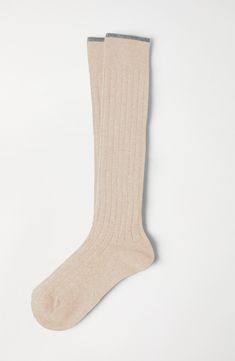 The warm and enveloping touch of cashmere enhances socks with the noble qualities of natural fibers and makes for comfortable wear all day long. Calf length Classic Cashmere Socks For Winter, Classic Fall Cashmere Socks, Classic Fitted Beige Socks, Elegant Knee-high Socks For Fall, Fitted Beige Cozy Socks, Fitted Cozy Beige Socks, Knitted Socks, Cashmere Yarn, Dream Gift