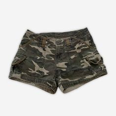 Shorts Png, Supernatural Outfits, Obx Dr, Aesthetic Grunge Outfit, Camo Shorts, 2000s Fashion Outfits, Punk Outfits, Dr Closet, 2000s Fashion