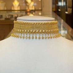 Gold Jewelry Set Design, 10 Gram Gold Necklace Design, Gold Jewelry Indian Wedding, Gold Choker Designs, Gold Necklace Set Bridal, Traditional Gold Necklace, Gold Necklace Design, Indian Gold Necklace Designs, Indian Gold Jewellery Design