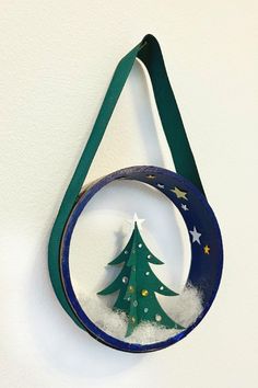 Empty Tape Roll Christmas Ornament DIY — Sum of their Stories Craft Blog Recycled Christmas Decorations, Christmas Ornament Diy, Cardboard Christmas Tree, Ornament Diy, Beautiful Christmas Decorations, Rag Wreath, Felt Garland