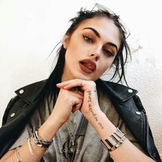 ↞∙∙∙∙STONEXXSTONE∙∙∙∙↠ • Tumblr stonexxstone • • IG _jessiestone_ • • Pinterest stonexxstone • Gina Lorena, Grunge Fashion Outfits, Hair Color Pastel, Grunge Look, Grunge Makeup, Makeup Goals, 영감을 주는 캐릭터, Grunge Hair, Hippie Chic