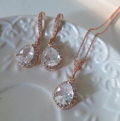 "Crystal Rhinestone Bridal Earrings Rose Gold, Wedding Jewelry, Sparkling Cubic Zirconia Statement Earrings, Luxury CZ Bridal Earrings Beautiful and elegant Dangle Sparkling Teardrop earrings inRose Gold finish are featuring gorgeous delicate Cubic Zirconia Sparkling Teardrops and hooks These are so fabulous looking, really sparkle and shine! Perfect to your wedding day, bridesmaids and the Bride ! * RoseGold framed Teardrops * Rose Gold plated ear hooks with faceted glass cubic stones Rhineston Rose Gold Art, Rose Gold Bridal Earrings, Rose Gold Wedding Jewelry, Earrings Luxury, Crystal Bridal Earrings, Gold Wedding Jewelry, Earrings Rose Gold, Gold Art Deco, Jewelry Crystal