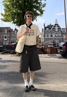 Summer Normcore Outfit, Dickies Shorts Outfit, Dickies Shorts Outfit Men, Thailand Outfit Ideas Men, Jorts Outfit Idea Men, Non Binary Outfits, Jorts Men, Ootd Boy, Moda Chic