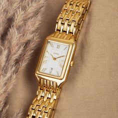 Trendy Watches Women Fashion, Trendy Watches Women, Elegant Watches Women, Fossil Watches Women, Shiny Jewelry, Trendy Watches, Timeless Watches, Gold Watches Women