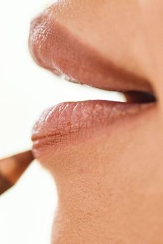 Avoid these blunders for the perfect pout. Here are 5 lip liner mistakes to never make and how to use lip liner correctly. #beauty #beautytips #makeup #makeuptips #lipliner #lipstick #southernliving Lip Liner And Lipstick Combos Natural, Nyx Slim Lip Pencil, Purple Lip Gloss, Asian Makeup Tutorials, Nars Lip, Lip Liner Colors, Brown Liner, Purple Lips