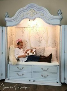 Floating Nightstand Ideas, Beautiful Wardrobe, Renovation Diy, Diy Furniture Renovation, Furniture Rehab, Furniture Renovation, Funky Furniture, Repurposed Furniture Diy, Refurbished Furniture