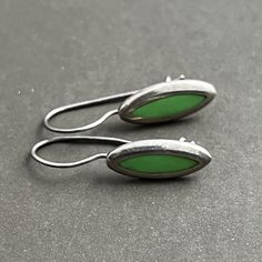 Vintage earrings Green Sterling Silver Single Earring, Green Minimalist Sterling Silver Earrings, Minimalist Green Sterling Silver Earrings, Modern Green Metal Earrings, Green Modern Sterling Silver Earrings, Modern Green Sterling Silver Earrings, Modern Nickel-free Green Earrings, Modern Green Nickel-free Earrings, Modern Green Oval Earrings