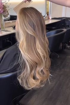 Blond Hair For Brunettes With Brown Eyes, Brown Hair Inspo, Honey Blonde Hair, Hair Done, Brown Hair Balayage