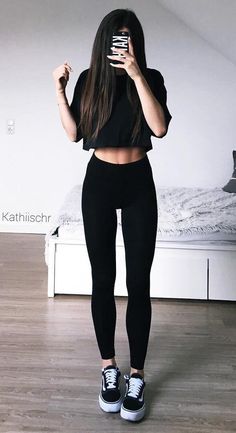 34 Outfit Ideas for this Spring - #outfitideas #fashion #womensfashion #outfit #style #womensclothes #dresses #leggings #yogapant Look Grunge, Indie Hipster, Hipster Outfits, Grunge Look, Teenager Outfits, Hipster Fashion, Indie Fashion, Grunge Style