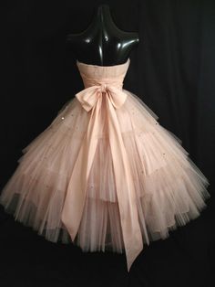 . 50's Dresses, 50s Party, Winter Bride, 9th Grade, Peachy Keen, Shell Pink, Future Style, Fabulous Clothes, School Style