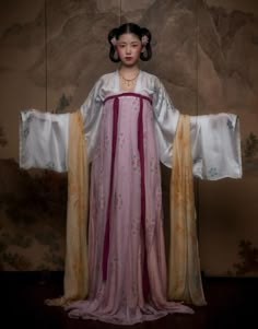 Ancient China Women, Late Tang Dynasty Clothing, Ancient China Fashion, Ancient Asian Clothing, Imperial China Fashion, Traditional Chinese Hanfu Women, Chinese Inspired Fashion, Chinese Clothes Traditional, Chinese Dynasty Fashion