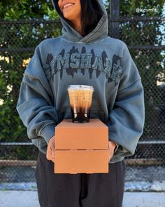 @lucymfit is out grabbing coffee on a cold winters day wearing the grunge oversized hoodie