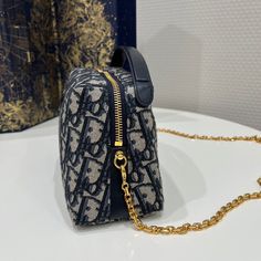 Charm - Dir Bags - 1340 A+ Excellent Quality; Contact us if you've any questions in your mind. Stylish Handbags, Evening Clutch Bag, Luxe Fashion, Luxury Women, Grade 1, New Bag, Buying Gifts, Dior Bag, You Bag